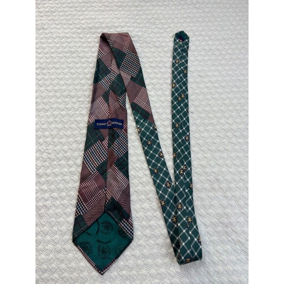 Tommy Hilfiger Italian Silk Patchwork Tie Royal Crest Made‎ in USA 4"W 56"L - Picture 1 of 8